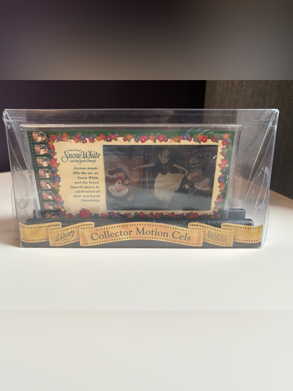 Vintage Disney Showcase Snow White 3D Motion Cel Willitts Designs